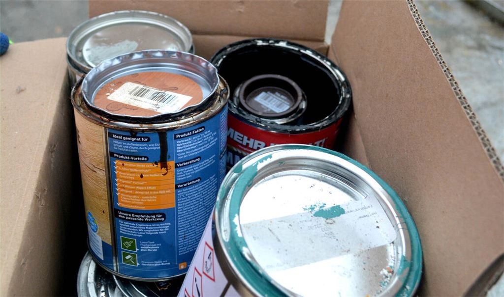 Schadstoffmobil steuert die Städte und Gemeinden an