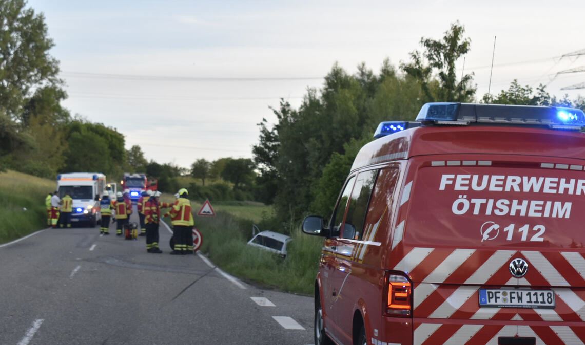 Skoda-Fahrer lebensgefährlich verletzt