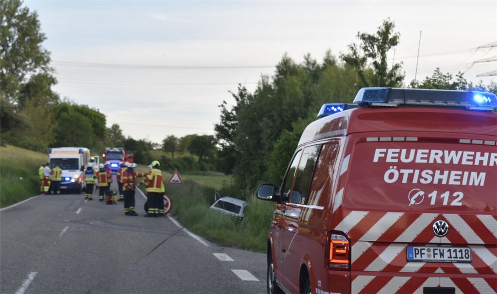 Skoda-Fahrer lebensgefährlich verletzt