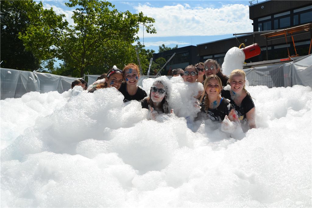 Ein Schaumbad zum Abschied. Foto: Selin Arabatzi