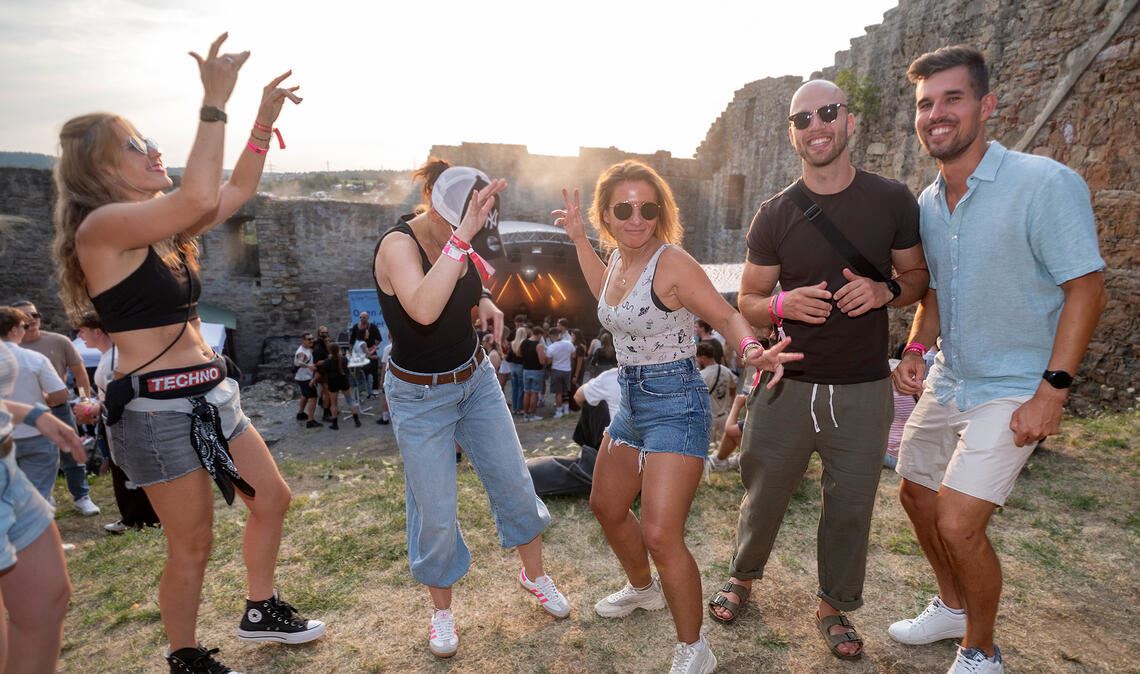 Techno-Party auf der Burg hat ihre feste Fangemeinde