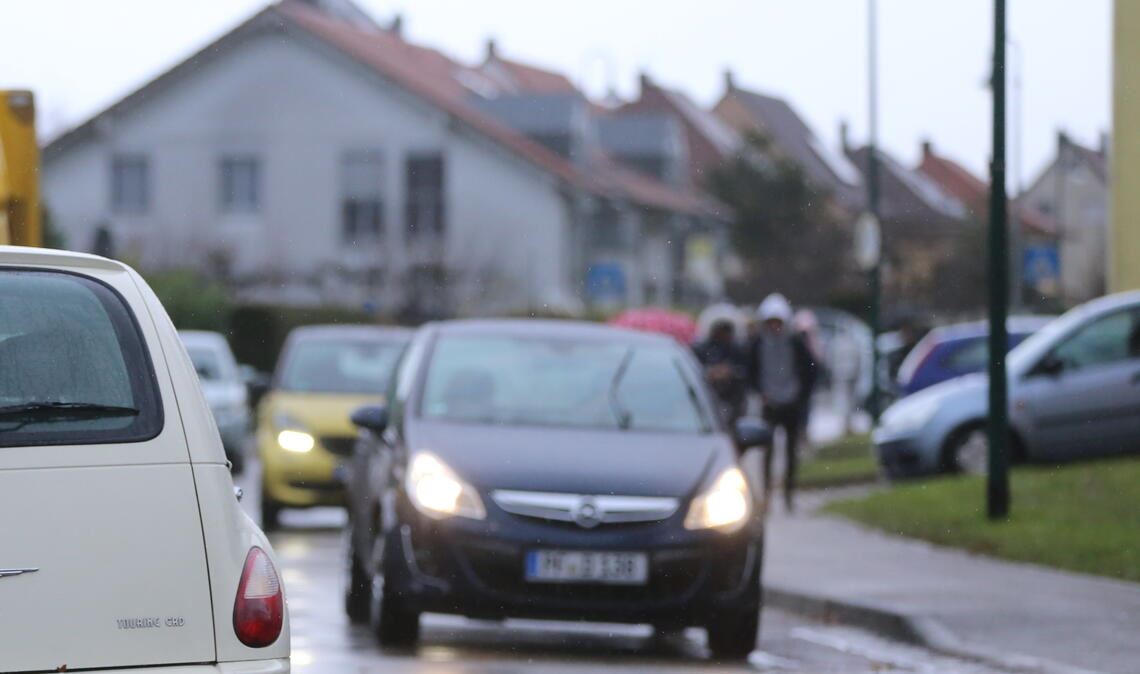 Fraktionen wollen Schutzzonen gegen Elterntaxis