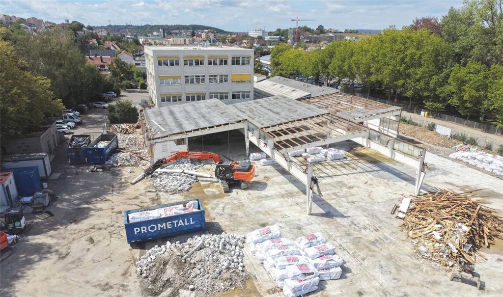 Spektakuläre Szenen: Alter „Toom“-Baumarkt verschwindet Stück für Stück