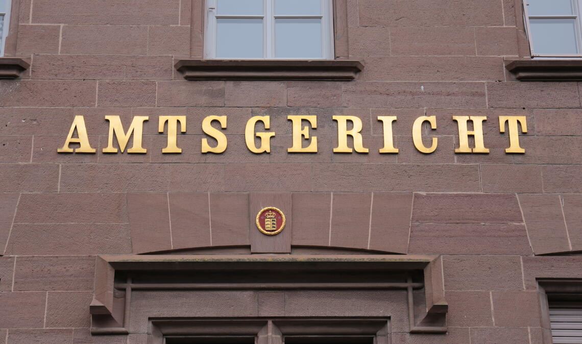 Streitfall um laufenden Motor landet vor Gericht