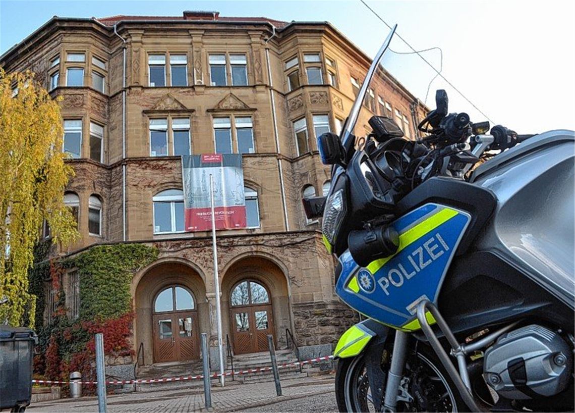 Bedrohungslage: Polizei durchsucht Schulen