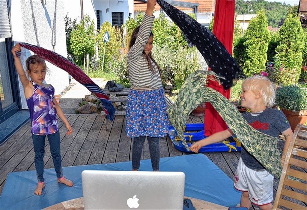 Akrobatik auf der Terrasse