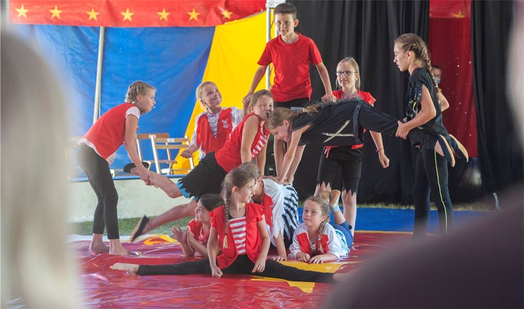 Zirkusjubiläum mit hoch motivierten Künstlern der Manege