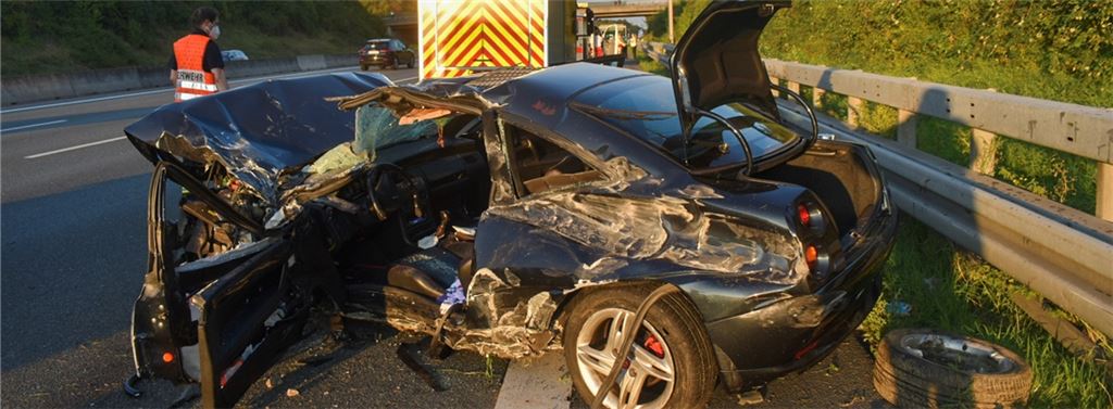 Nach Unfall: Rettungshubschrauber-Einsatz auf der A8