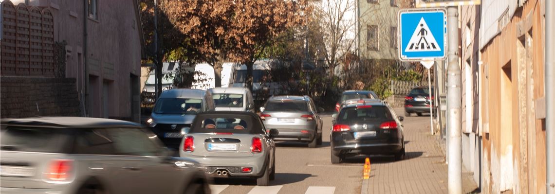 Baustellenampel für mehr Sicherheit am Fußgängerüberweg