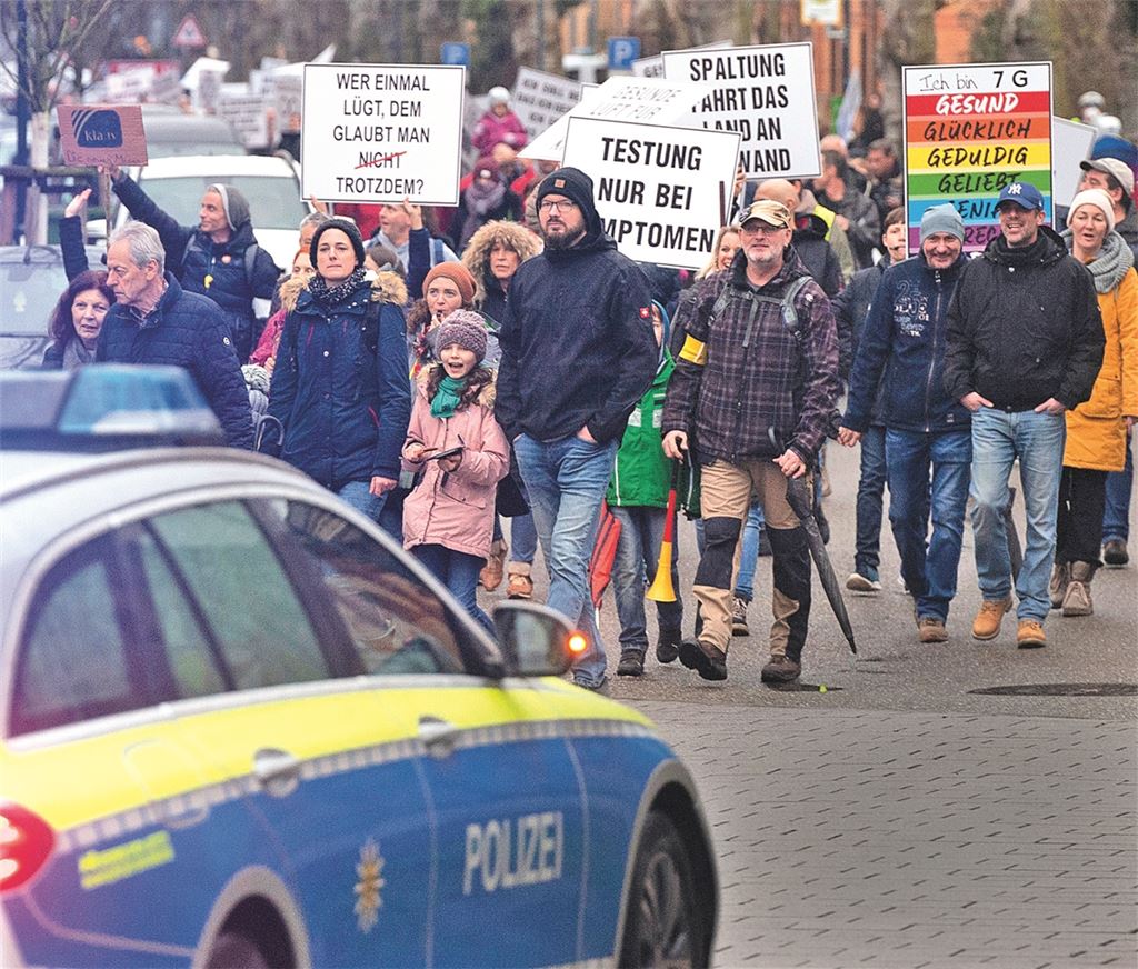 Polizei: Corona-Protest ist bunt gemischt