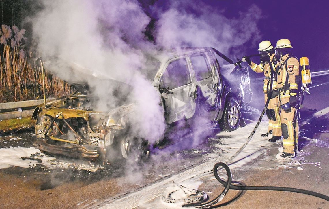 Auto brennt aus Auto brennt aus