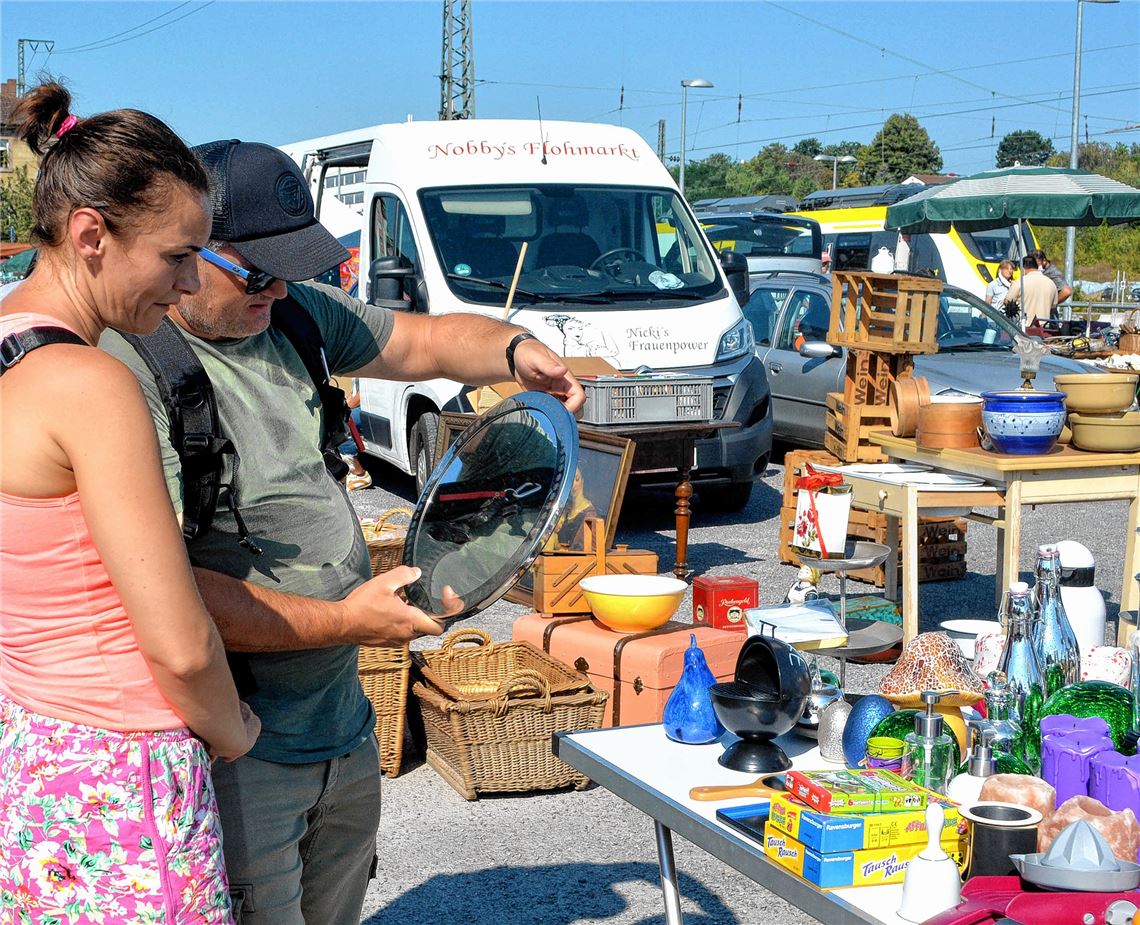 Besucher genießen das Grutschteln