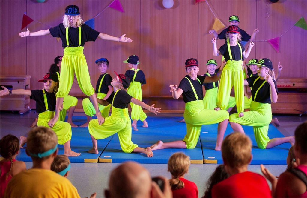 Riesen-Zirkus mit Kindern aus Großglattbach und Lomersheim