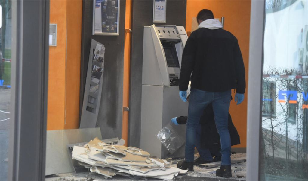 Geldautomat in Bankfiliale „Tiergarten“ gesprengt