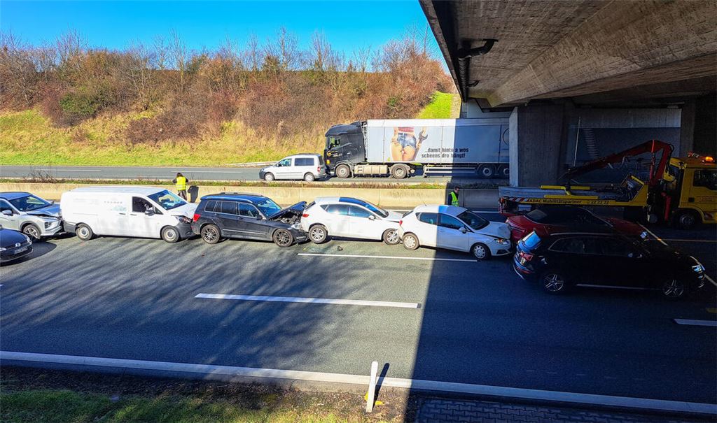 Unfall mit sieben Autos