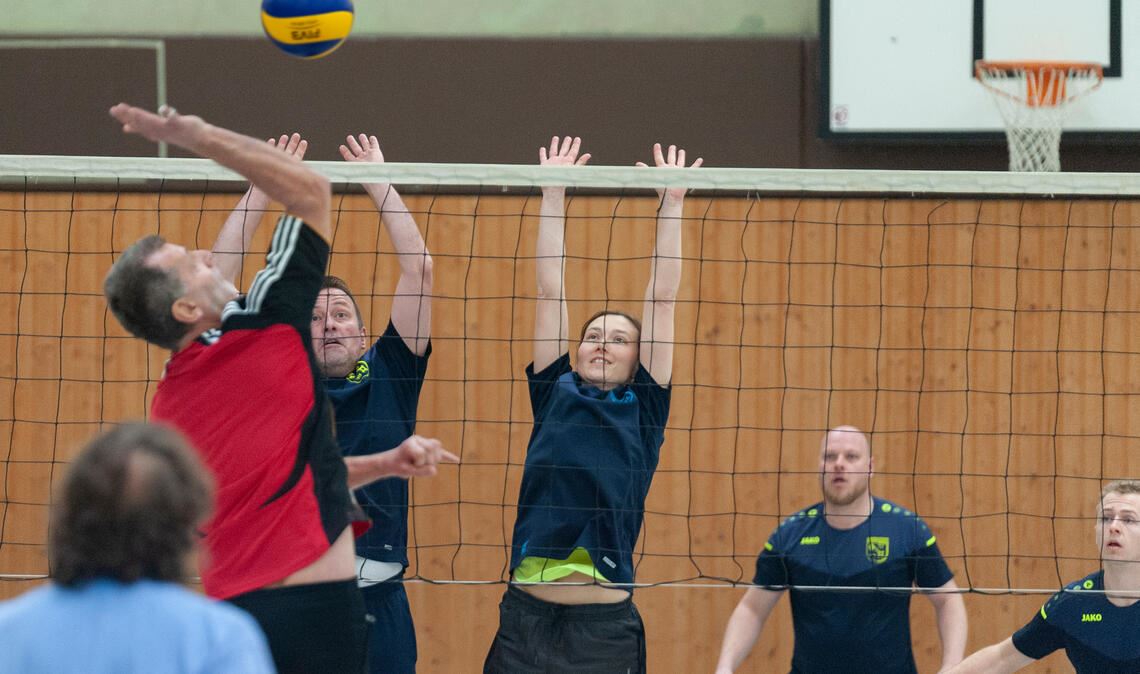 Jedermänner spielen in Illingen