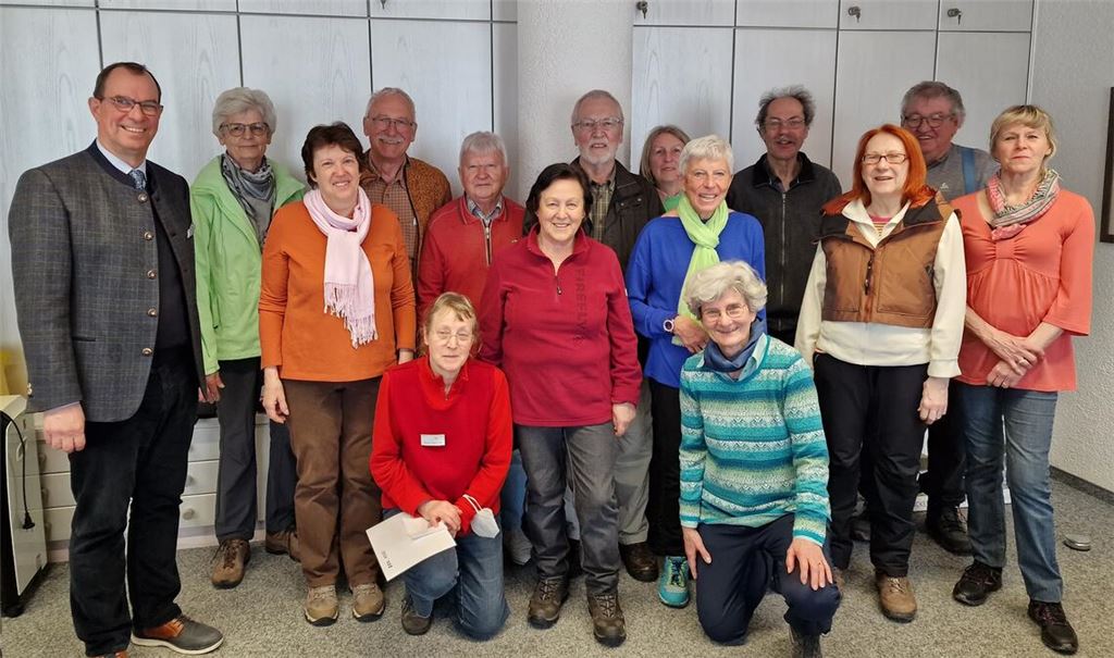 Oberbürgermeister Frank Schneider (li.) empfängt eine Besuchergruppe aus Stuttgart. Foto: privat