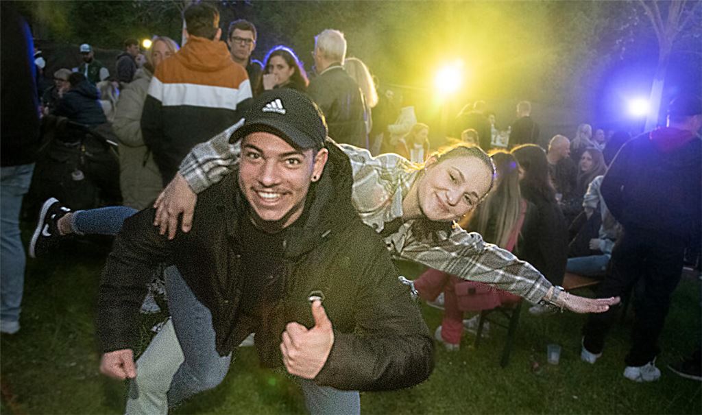 Partystimmung bei „Hex on Fire“