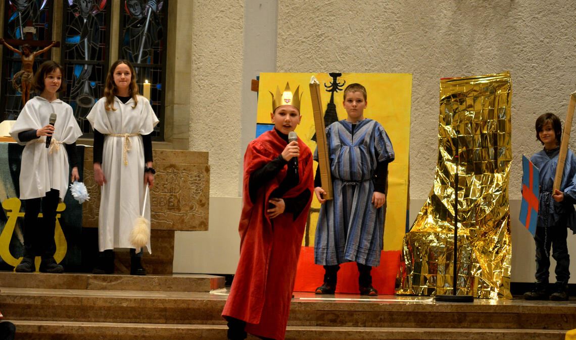Kinder führen Musical auf