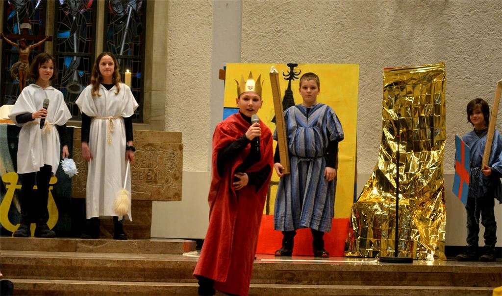 Kinder führen Musical auf