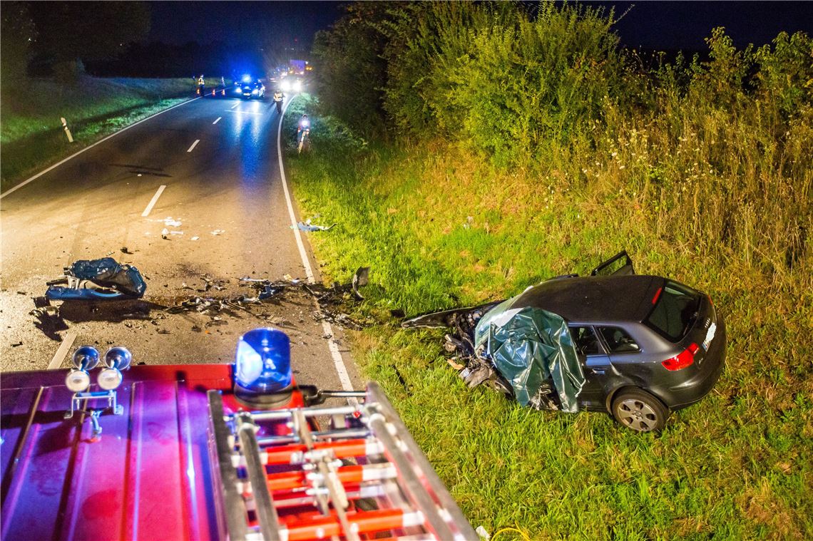 Bild des Schreckens: BMW-Fahrer prallt in Audi.  Foto: www.7aktuell.de/Karsten Schmalz