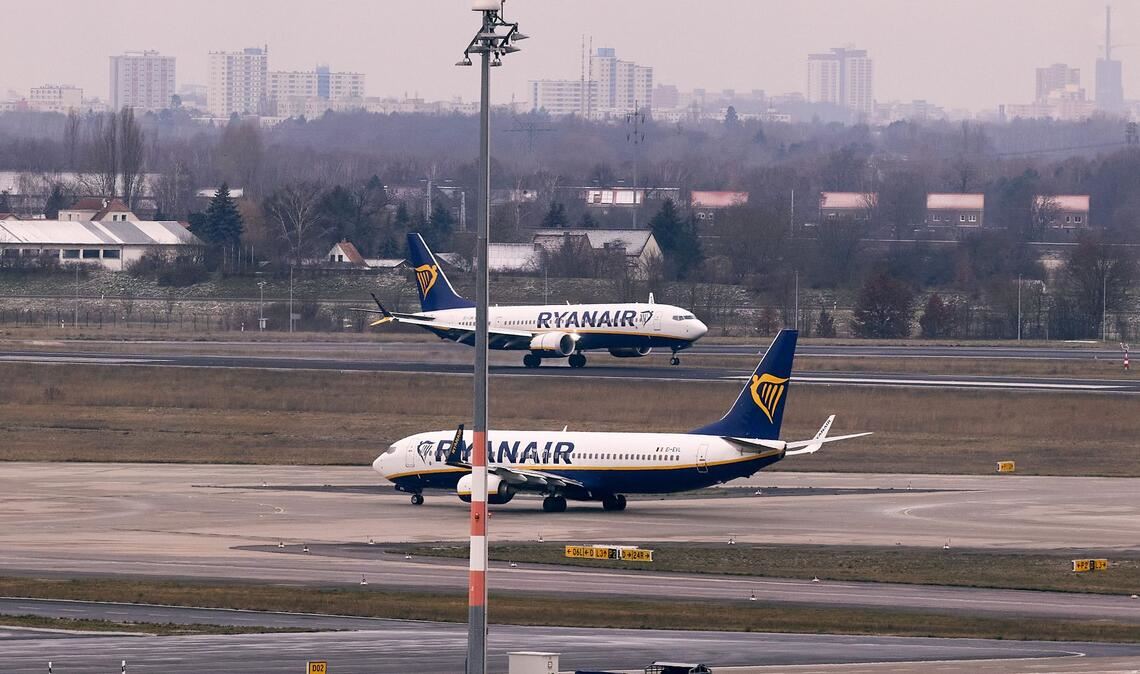 Billigflieger Ryanair: Hohe Kosten erwartet nach Milliardengewinn. (Archivbild)