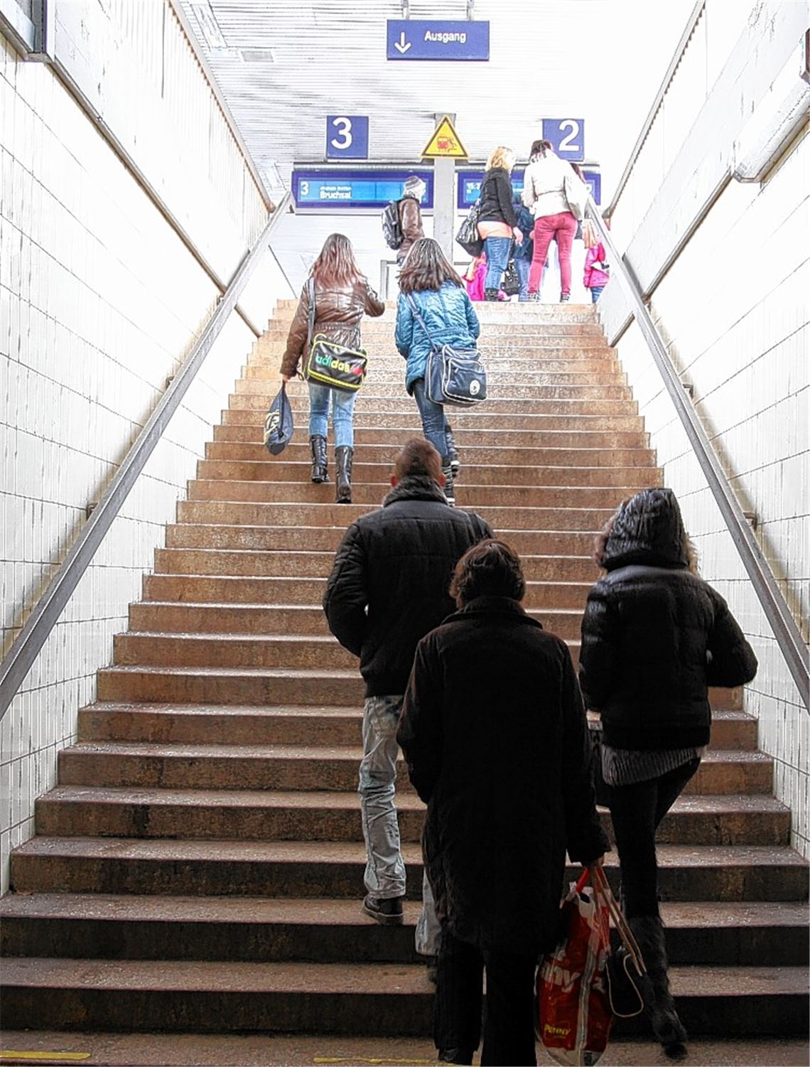 Bis 2015 soll es neben den steilen Treppen auch drei Aufzüge geben.Archivfoto: Franz