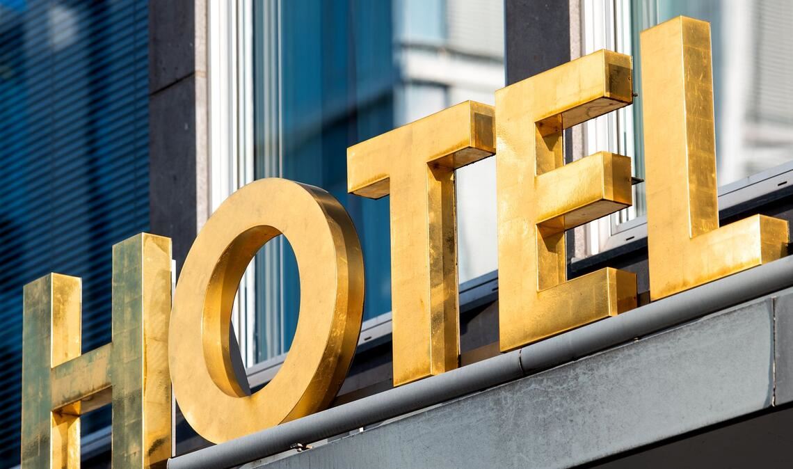 Mehr als 15.000 Hotels wollen gegen Booking.com klagen Bis 29. August können sich Gaststätten über "mybookingclaim" registrieren. (Symbolbild)
