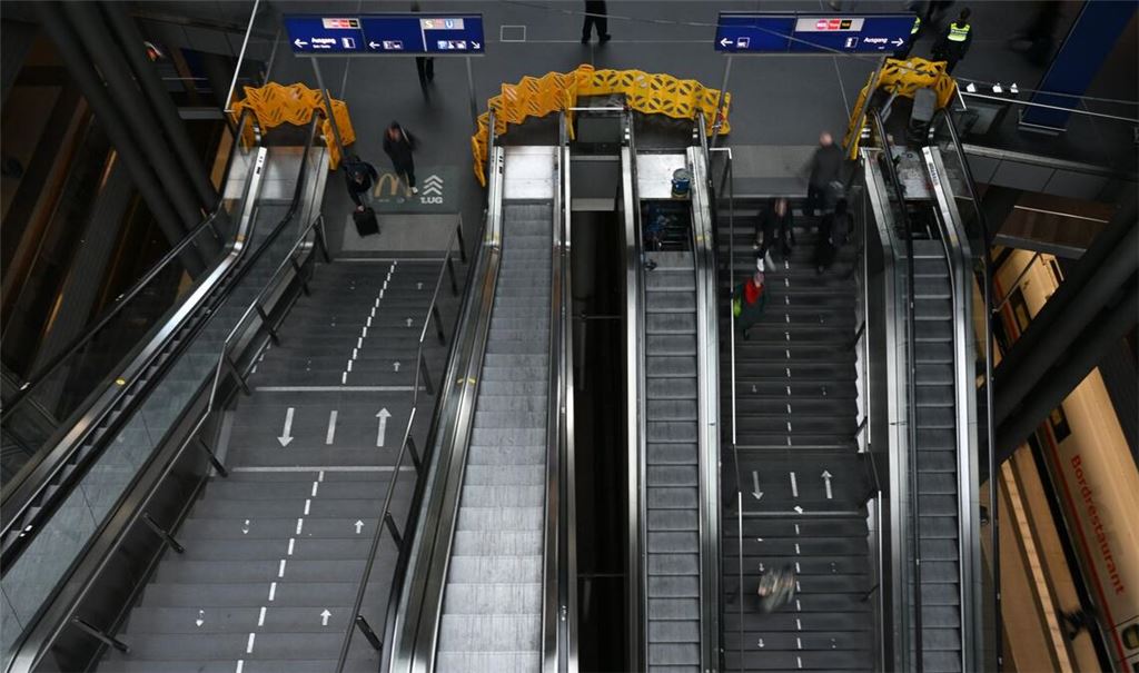 Bis auf weiteres gesperrt: 42 von 54 Rolltreppen im Berliner Hauptbahnhof. (Archivbild)