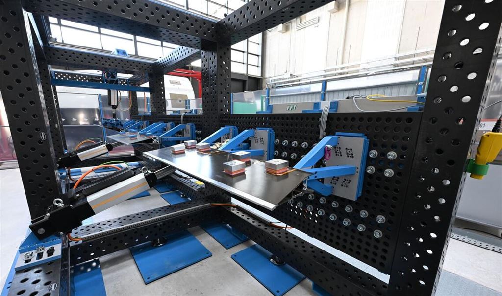 Bis zu drei Steuerflächen können gleichzeitig getestet werden.