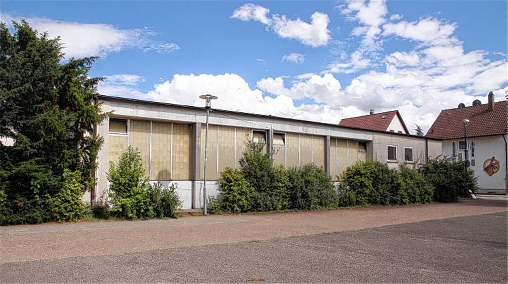 Bislang die einzige Sportstätte in der Nähe der Mörike- und Schillerschule: der Turnhallenanbau der Mörike-Realschule.