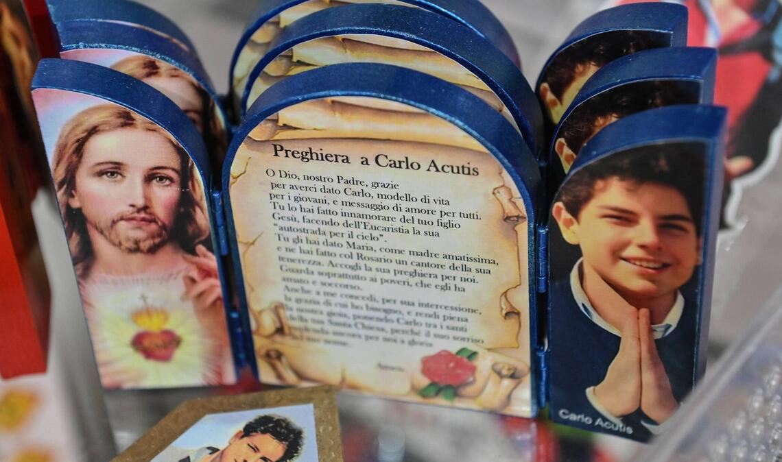 „Bitte an Carlo Acutis“: Wer ganz nah bei Jesus und Carlo Acutis sein will, kann  dieses fromme Bittgebet an den neuen Heiligen richten.