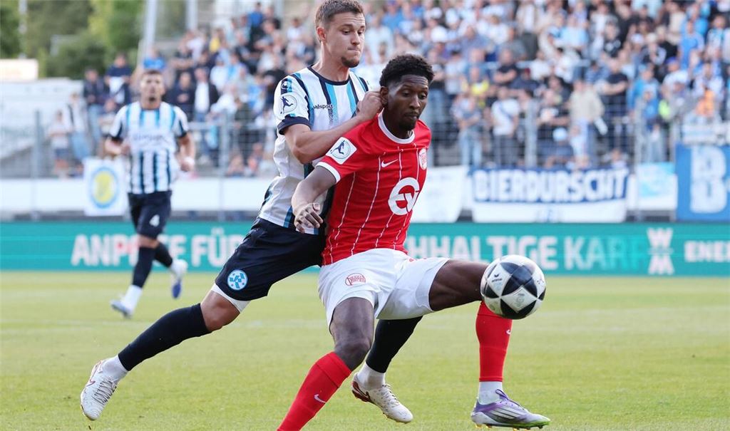 Bittere Niederlage für Maxi Zaiser  und das restliche Team der Stuttgarter Kickers.