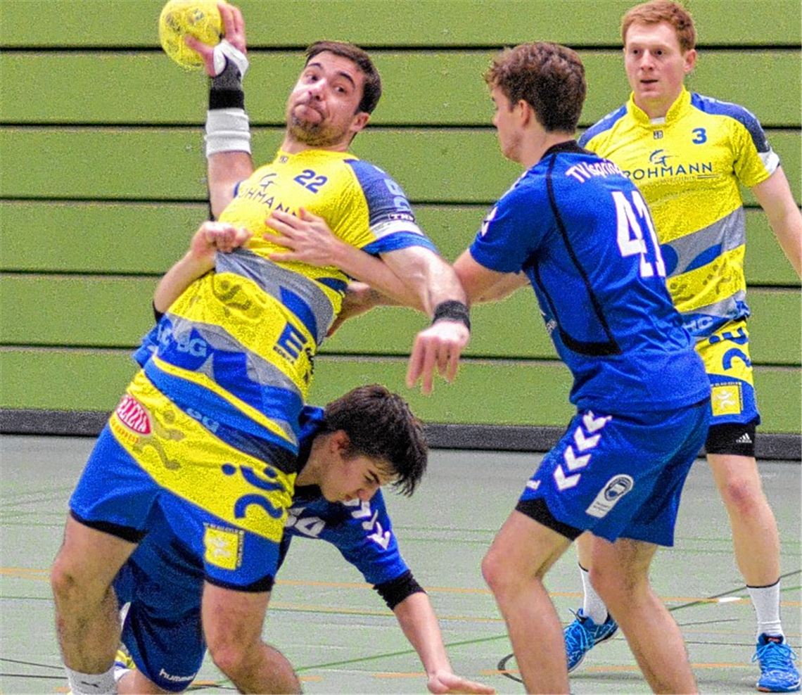 Blau-Gelb Mühlacker (gelbe Trikots) lässt sich von Ispringen II diesmal nicht aufhalten.