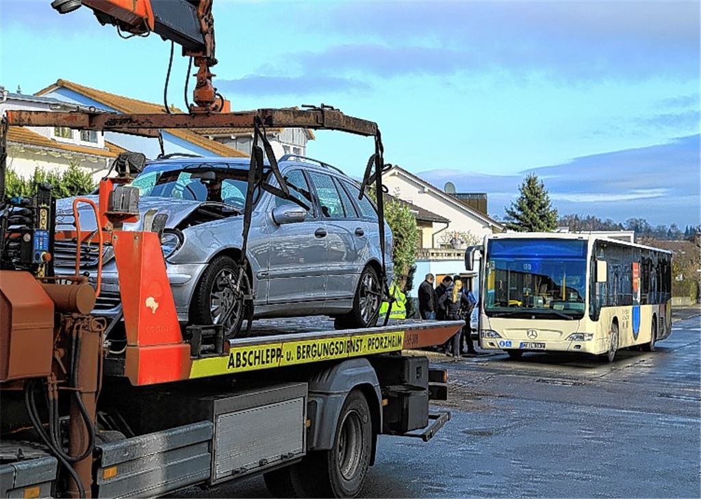 Stadtbus in Zusammenstoß in Lomersheim verwickelt