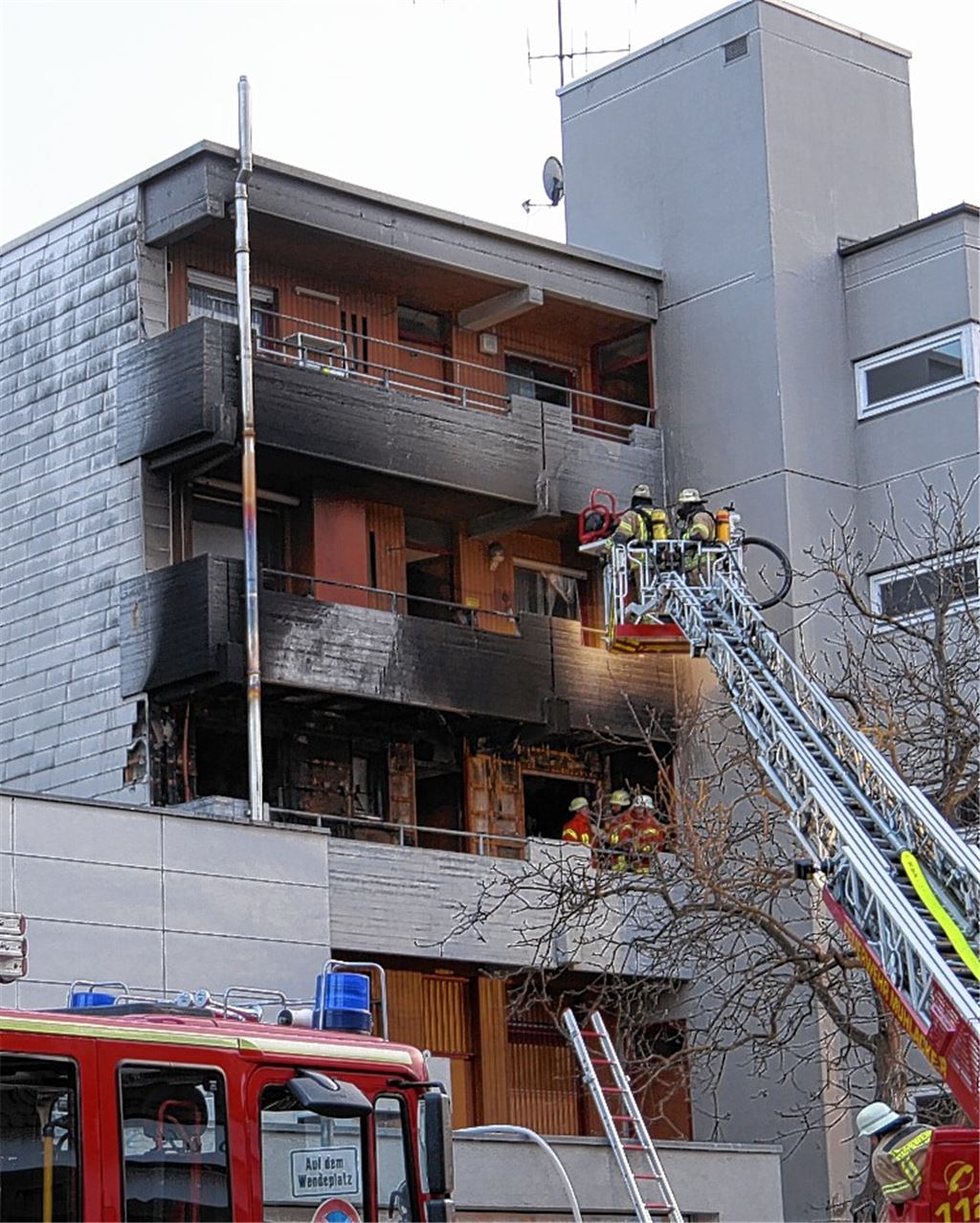 Blick auf den Brandort.