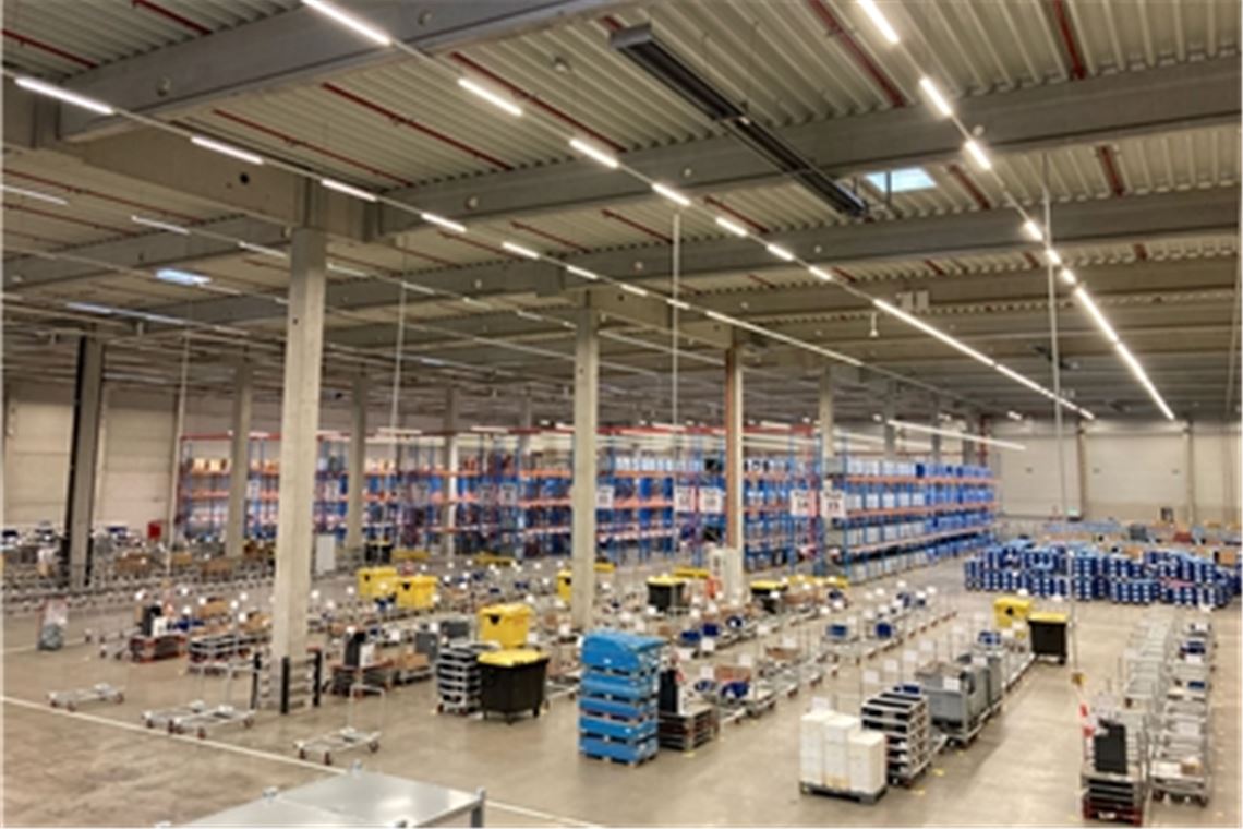 Blick in das Logistikzentrum in Markgröningen, das die Standorte in Kornwestheim und Freiberg am Neckar ergänzt.  Foto: Craiss
