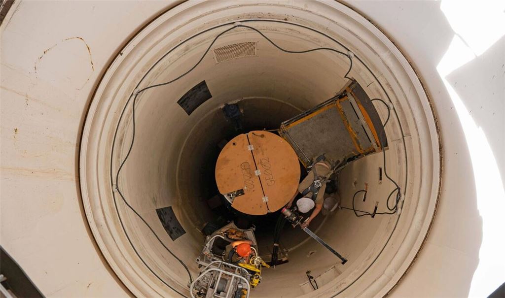 Blick in den Bunker einer US-Interkontinentalrakete vom Typ Minuteman III.