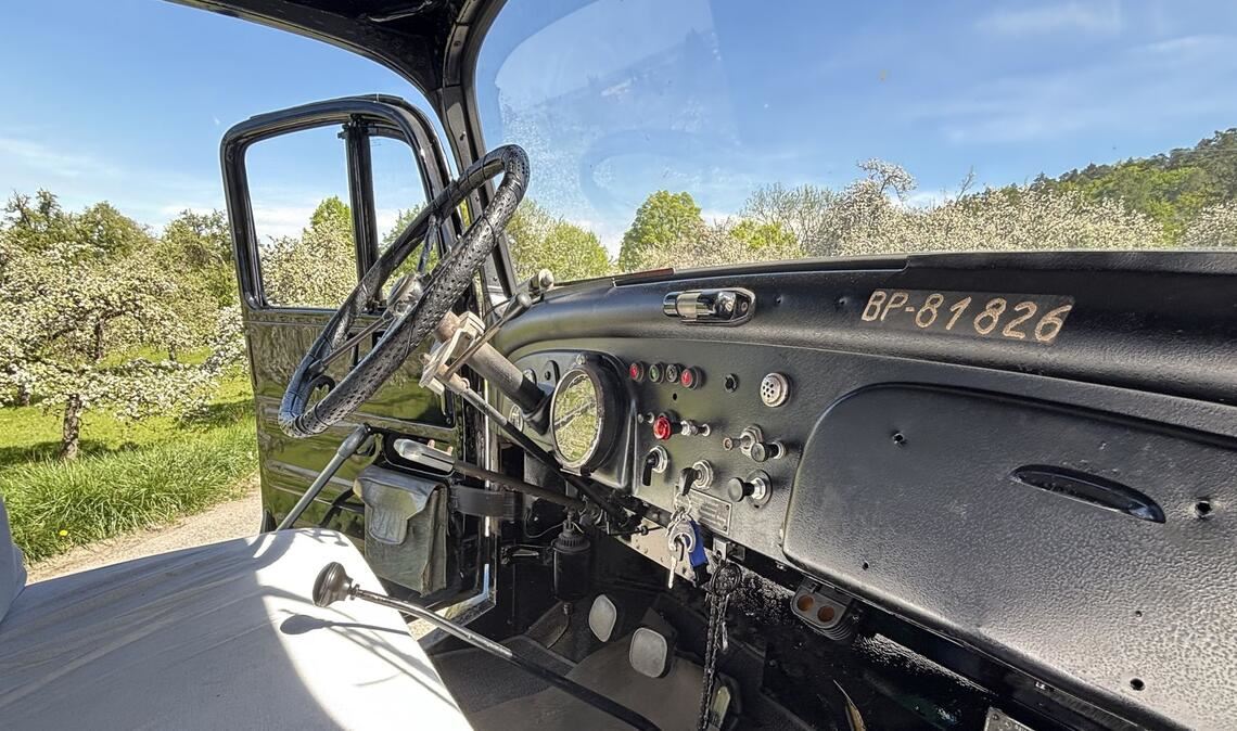 Blick in die Fahrerkabine des L 312.