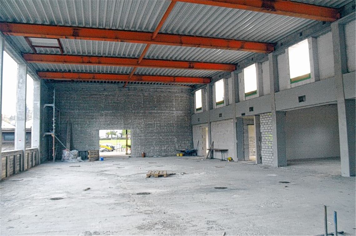 Blick in die Mehrzweckhalle, die derzeit komplett auf Vordermann gebracht wird.