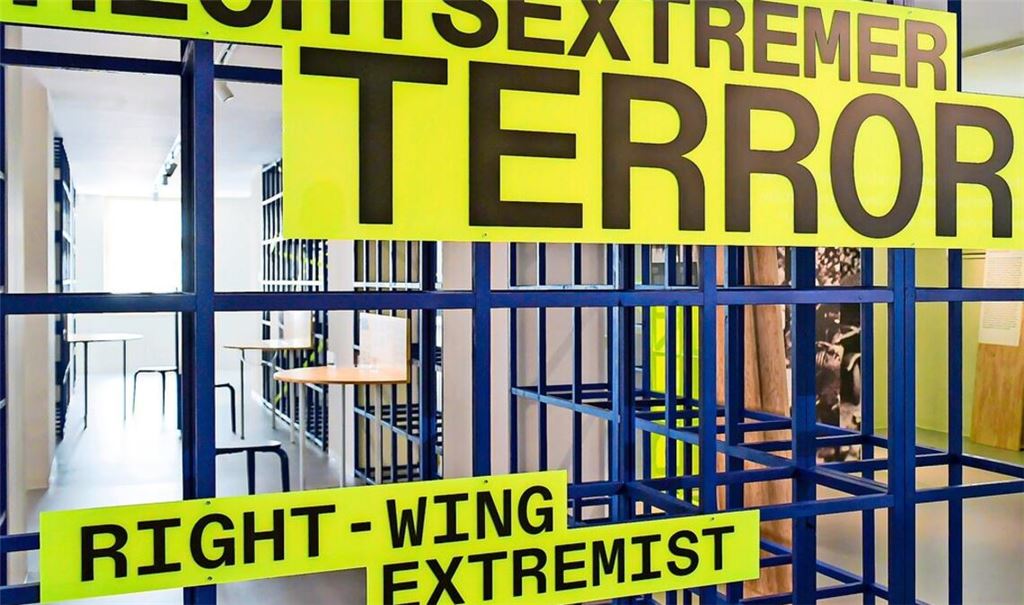 Blick in die neue Sonderausstellung des Hauses der Geschichte im Hotel Silber