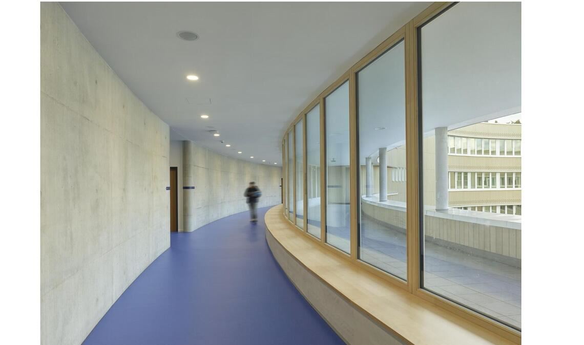 Blick ins Innere. Der Neubau von LRO erfüllt die Kriterien für eine Platin-Zertifizierung der Deutschen Gesellschaft für Nachhaltiges Bauen (DGNB).