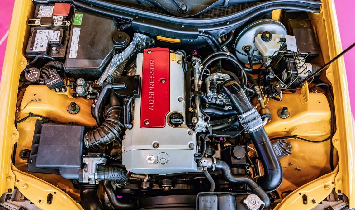 Blick unter die Motorhaube