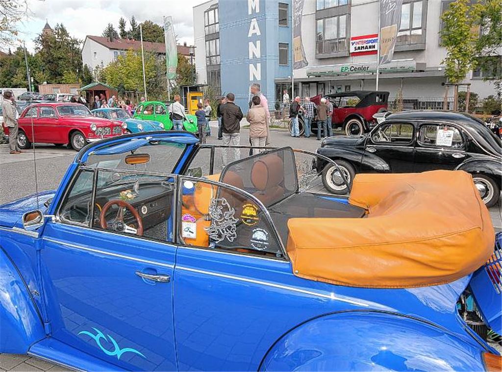 Blickfang in der Stadtmitte: die Oldtimer-Schau zum Sämann-Jubiläum.