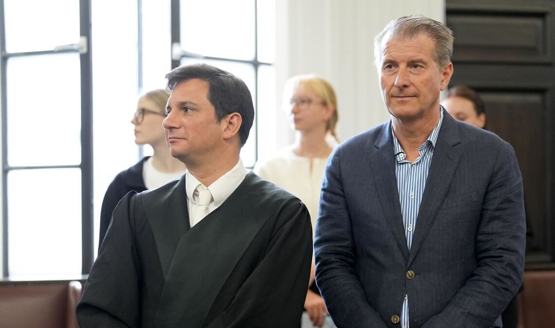 Blocks-Ex-Mann Stephan Hensel und sein Anwalt.