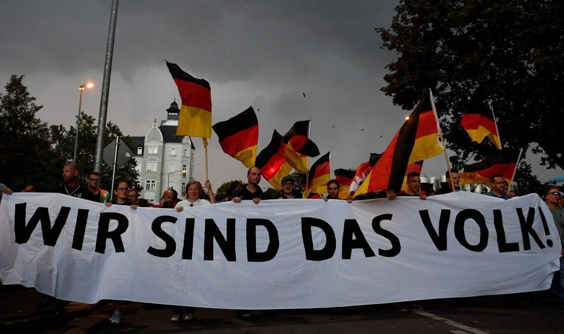 Bloß nicht provozieren lassen: Demo von Rechtspopulisten in Chemnitz, 2018
