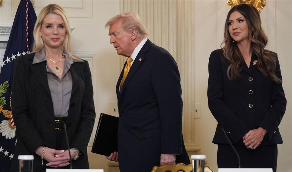 Bondi und Noem sind nicht mehr Teil von Trumps Regierung. (Archivbild)