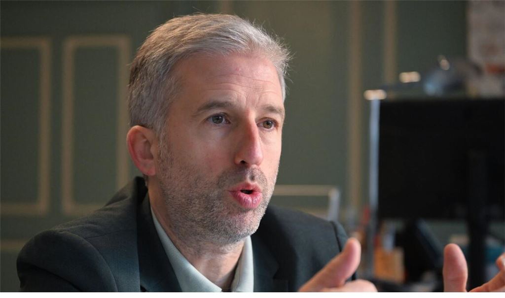 Boris Palmer thematisiert aufgrund persönlicher Erfahrungen den Umgang mit psychisch kranken Menschen.