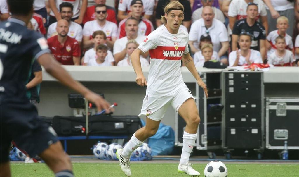 Borna Sosa lief fünf Jahre lang für den VfB Stuttgart auf und entwickelte sich in dieser Zeit zum Publikumsliebling.