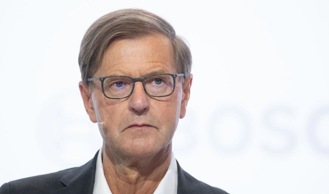 Bosch-Aufsichtsratschef Stefan Asenkerschbaumer verteidigt den Stellenabbau.